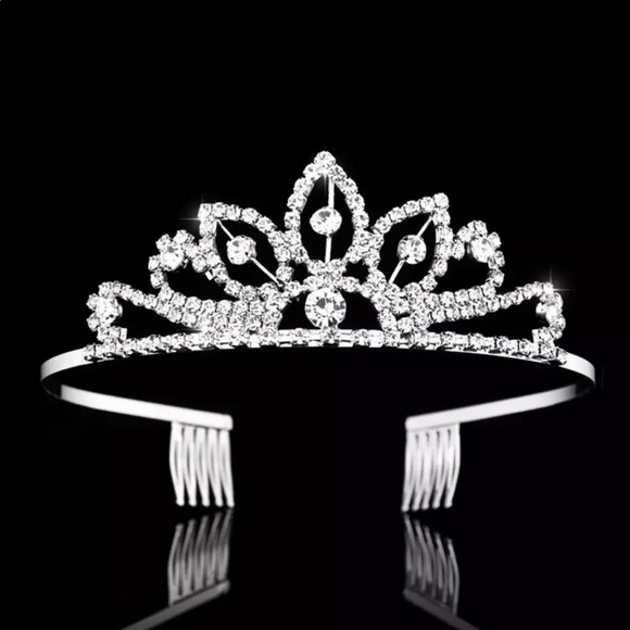 Crystal Princess Tiara Crown - Picture 1 of 2